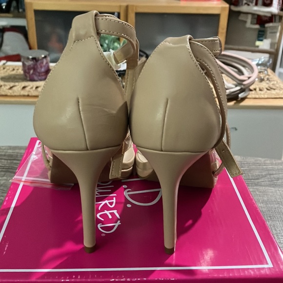 Nude Heels - Picture 6 of 13